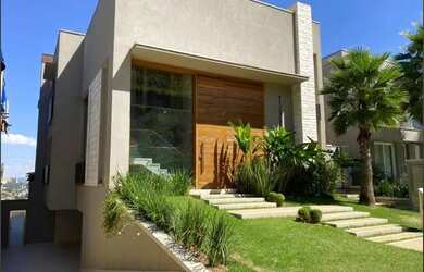 Imagem: A casa em condomínio possui 4 Dormitórios, 5 Banheiros, 5