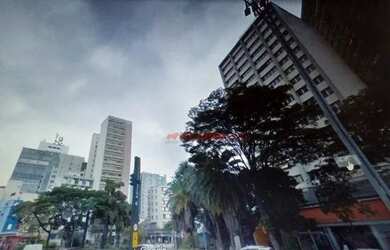 Imagem: O depósito possui 5 Vagas na garagem, 11400m² de Área e está