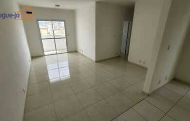 Imagem: O apartamento possui 3 Dormitórios, 1 Banheiro, 1 Vaga na garagem