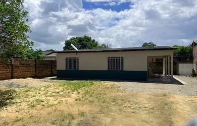 Imagem: A casa possui 2 Dormitórios, 1 Banheiro e está localizado