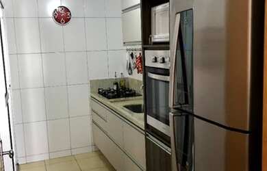 Imagem: O apartamento possui 2 Dormitórios, 1 Banheiro, 1 Vaga na garagem