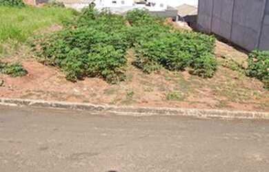 Imagem: O terreno possui 300m² de Área e está localizado em Mandaguaçu