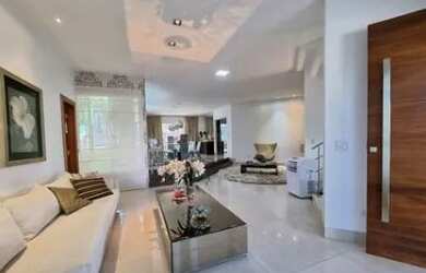 Imagem: A casa possui 2 Dormitórios, 2 Banheiros, 80m² de Área e