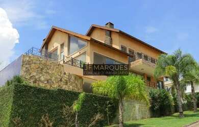 Imagem: A casa em condomínio possui 3 Dormitórios, 5 Banheiros, 4