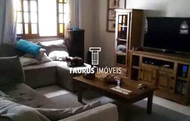 Imagem: A casa possui 3 Dormitórios, 5 Banheiros, 2 Vagas na garagem