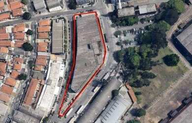 Imagem: O depósito possui 5 Vagas na garagem, 7.789m² de Área e