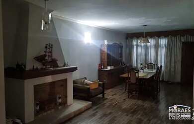 Imagem: A casa em condomínio possui 4 Dormitórios, 5 Banheiros, 5