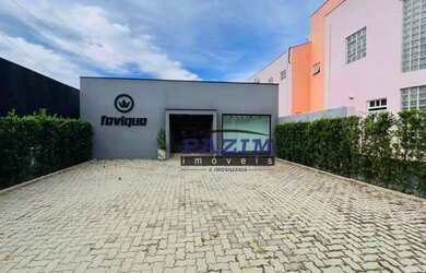 Imagem: O depósito possui 3 Vagas na garagem, 160m² de Área e está