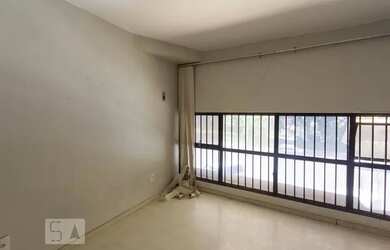 Imagem: O apartamento possui 1 Dormitório, 1 Banheiro, 33m² de Área