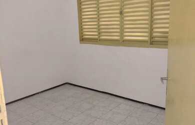 Imagem: A casa possui 2 Dormitórios, 1 Banheiro e está localizado