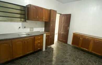 Imagem: A casa possui 5 Dormitórios, 3 Banheiros, 3 Vagas na garagem