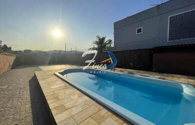 Imagem: A casa possui 2 Dormitórios, 2 Banheiros e 528m² de Área