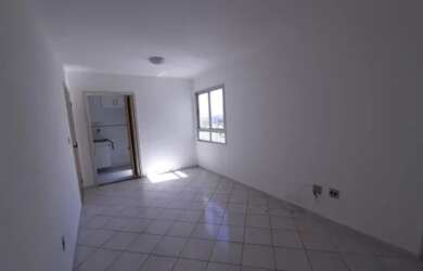 Imagem: O apartamento possui 2 Dormitórios, 1 Banheiro, 2 Vagas na