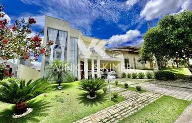 Imagem: A casa em condomínio possui 3 Dormitórios, 4 Banheiros, 4