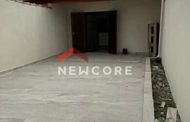 Imagem: A casa possui 2 Dormitórios, 3 Banheiros, 4 Vagas na garagem