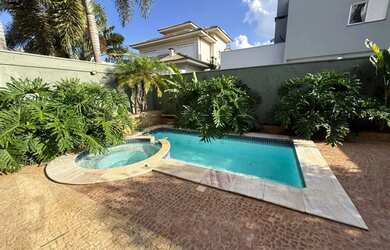 Imagem: A casa em condomínio possui 3 Dormitórios, 5 Banheiros, 4