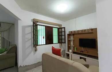 Imagem: A casa possui 2 Dormitórios, 1 Banheiro e está localizado