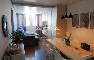 Imagem: O apartamento possui 2 Dormitórios, 1 Banheiro, 1 Vaga na garagem