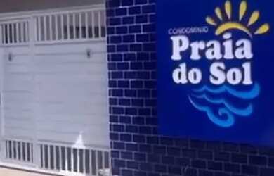 Imagem: A casa em condomínio possui 3 Dormitórios, 2 Banheiros, 2