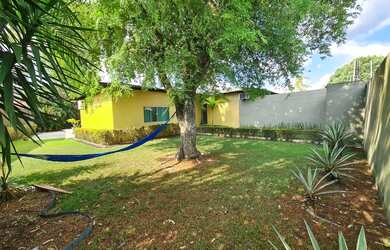 Imagem: A casa possui 4 Dormitórios e está localizado em Parque 10