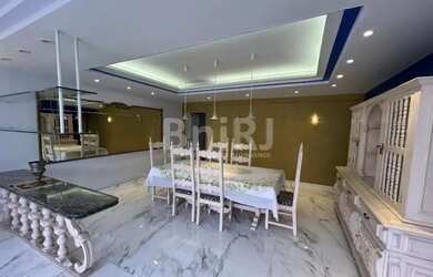 Imagem: O apartamento possui 4 Dormitórios, 2 Banheiros, 1 Vaga na