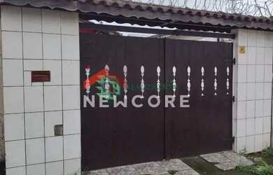 Imagem: A casa possui 2 Dormitórios, 2 Banheiros, 2 Vagas na garagem