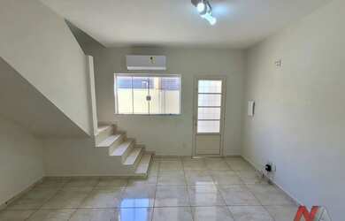 Imagem: A casa possui 2 Dormitórios, 2 Banheiros, 75m² de Área, Imóvel