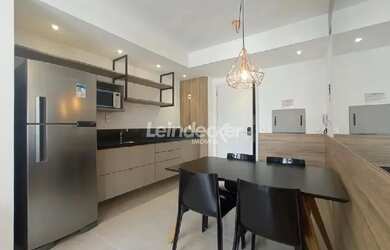 Imagem: O apartamento possui 1 Dormitório, 1 Banheiro, 1 Vaga na garagem