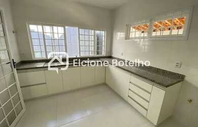 Imagem 15: Aluguel Casa BRASIL. Piscina, Churrasqueira, Varandae340m² de Área