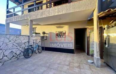 Imagem: A casa possui 3 Dormitórios, 2 Banheiros, 1 Vaga na garagem