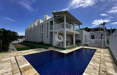 Imagem: A casa possui 3 Dormitórios, 3 Banheiros, 1 Vaga na garagem