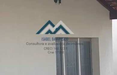 Imagem: A casa possui 3 Dormitórios, 2 Banheiros, 3 Vagas na garagem