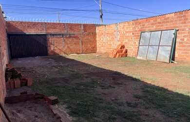 Imagem: O terreno possui 500m² de Área e está localizado em Segismundo