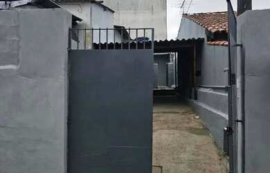 Imagem: A casa possui 1 Dormitório, 1 Banheiro, 50m² de Área e está