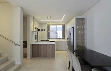 Imagem: A casa em condomínio possui 3 Dormitórios, 4 Banheiros, 2