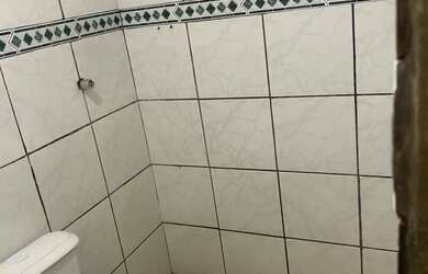 Imagem: A casa possui 2 Dormitórios, 1 Banheiro e está localizado