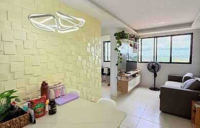 Imagem: O apartamento possui 2 Dormitórios, 1 Banheiro, 2 Vagas na