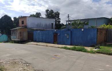 Imagem: A casa possui 2 Dormitórios, 3 Banheiros, 2 Vagas na garagem