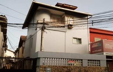 Imagem: A casa possui 3 Dormitórios, 2 Banheiros, 126m² de Área e