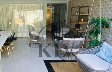 Imagem: A casa em condomínio possui 4 Dormitórios, 4 Banheiros, 1