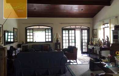 Imagem: A casa em condomínio possui 3 Dormitórios, 3 Banheiros, 5