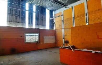 Imagem 3: Barracão, 140 m² - venda por R$ 1.050.000 ou aluguel por R$ 3.800/mês...