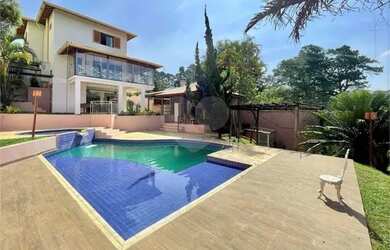 Imagem: A casa em condomínio possui 3 Dormitórios, 5 Banheiros, 5