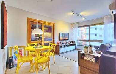 Imagem: O apartamento possui 1 Dormitório, 1 Banheiro, 1 Vaga na garagem