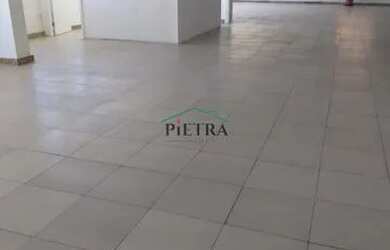 Imagem: O depósito possui 5 Vagas na garagem, 660m² de Área e está