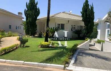 Imagem: A casa em condomínio possui 4 Dormitórios, 4 Banheiros, 5