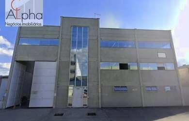 Imagem: O depósito possui 1.100m² de Área e está localizado em