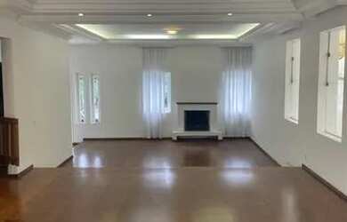 Imagem: A casa em condomínio possui 5 Dormitórios, 5 Banheiros, 4