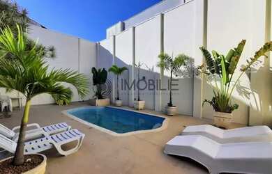 Imagem: A casa possui 2 Dormitórios, 3 Banheiros, 2 Vagas na garagem