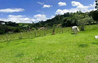 Imagem: O terreno possui 600m² de Área e está localizado em Centro